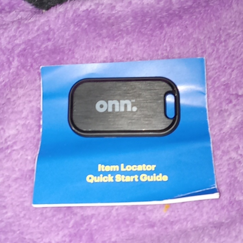 NWOT onn tracker or item locater